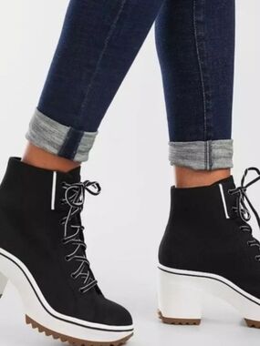 MIA Black & White Canvas  Platform Lace-Up Heeled Ankle Boots. Size 8